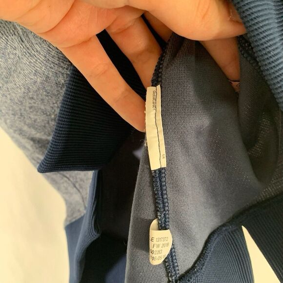 Under Armour Sweater Youth Boys Medium Blue Pullover 1/4 Snap Loose - Picture 7 of 9